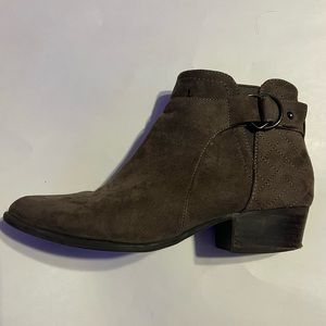 Unisa brown/grey booties, Size 7M